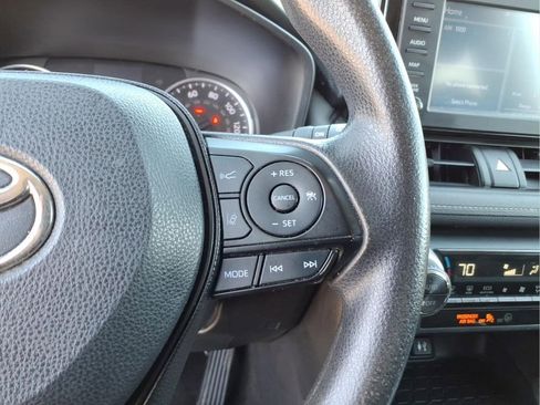 Used 2019 Toyota RAV4 XLE AWD/4WD image 20