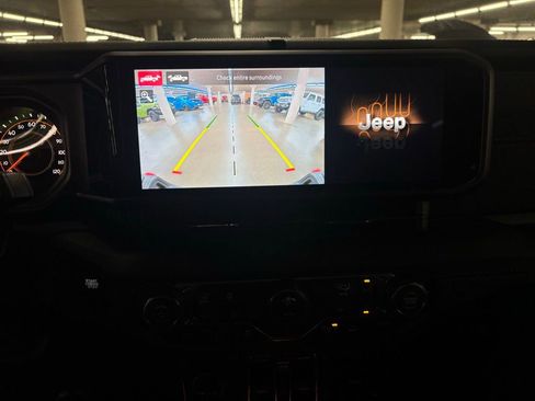 New 2025 Jeep Gladiator Rubicon w/ Safety Group image 17