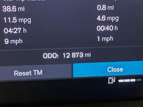 Used 2025 Volvo XC60 B5 Plus image 19