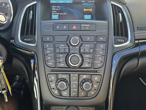 Used 2018 Buick Cascada Premium image 27