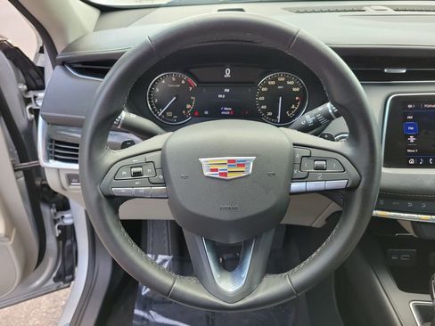 Used 2020 Cadillac XT4 Premium Luxury FWD image 30