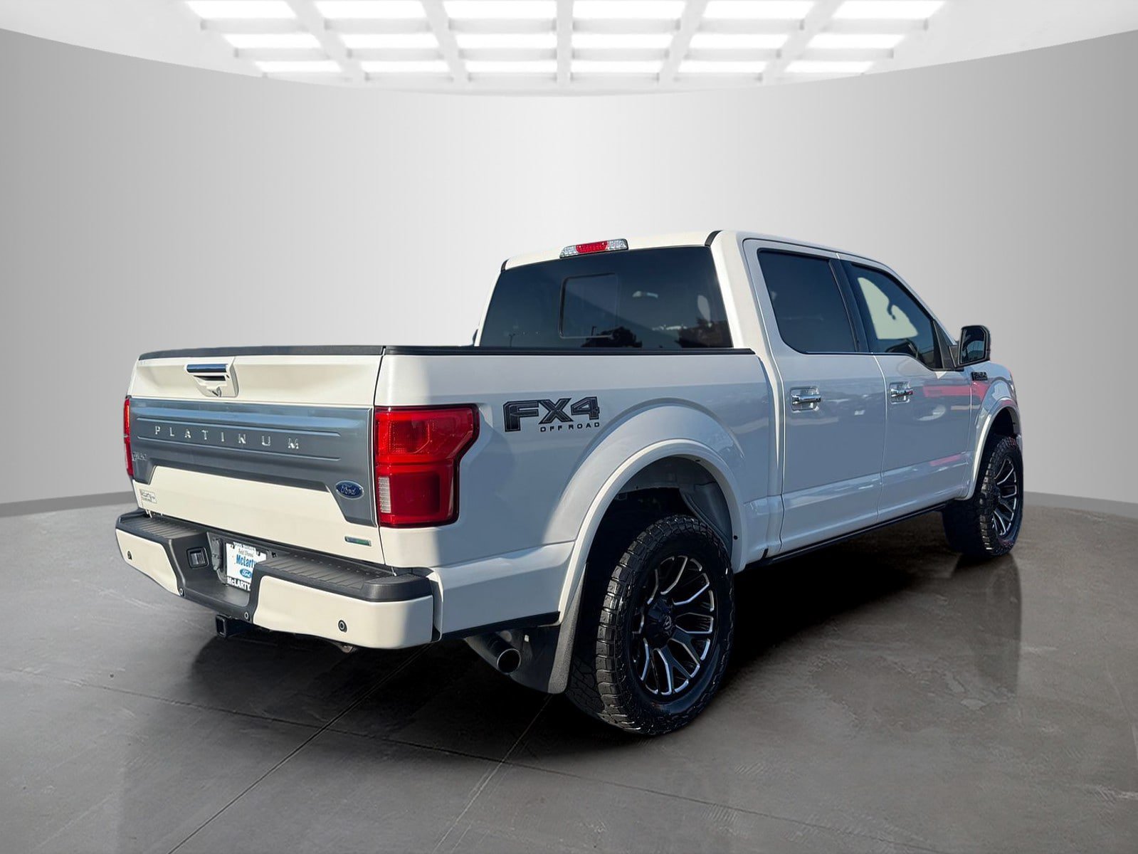 Used 2019 Ford F150 Platinum w/ Equipment Group 701A Luxury AWD/4WD image 3