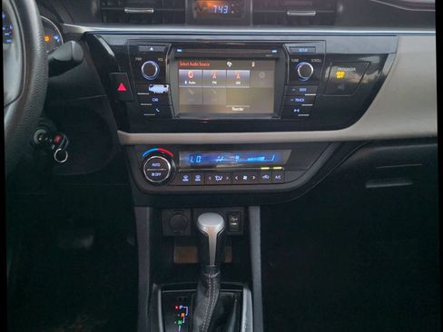 Used 2016 Toyota Corolla LE FWD image 20