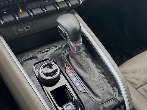 Used 2024 Chevrolet Colorado ZR2 w/ ZR2 Bison Edition image 16