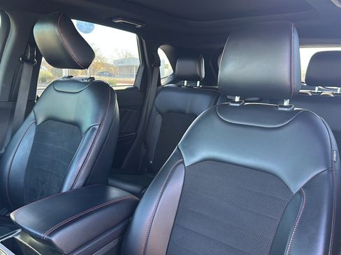 Used 2023 Ford Edge ST-Line image 12