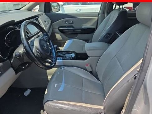 Used 2018 Kia Sedona SX FWD image 3