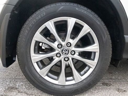 Used 2018 Toyota RAV4 Limited w/ Carpet Mat Package image 34