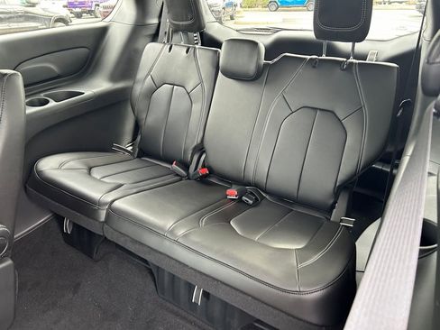 New 2026 Chrysler Pacifica Select image 24