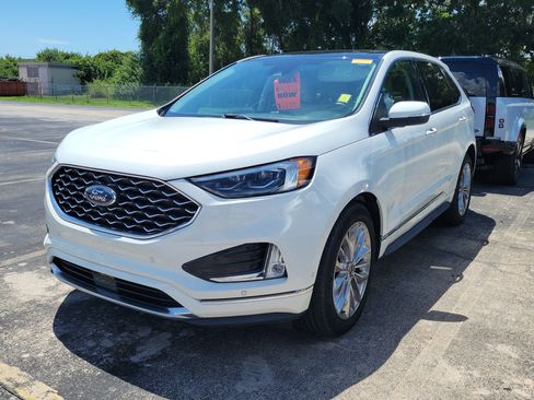 Used 2022 Ford Edge Titanium w/ Equipment Group 301A AWD/4WD image 3