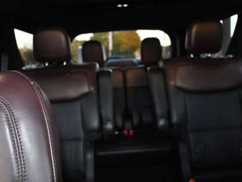 Used 2020 Ford Explorer Platinum w/ Premium Technology Package image 22