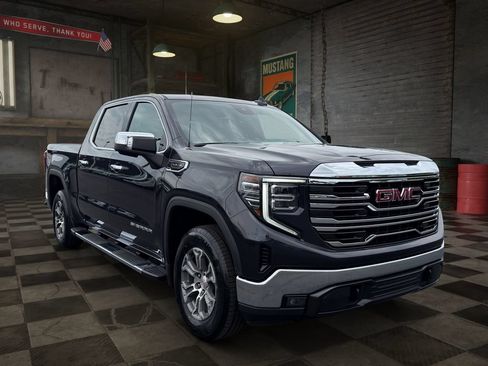 Certified 2025 GMC Sierra 1500 SLT AWD/4WD image 7