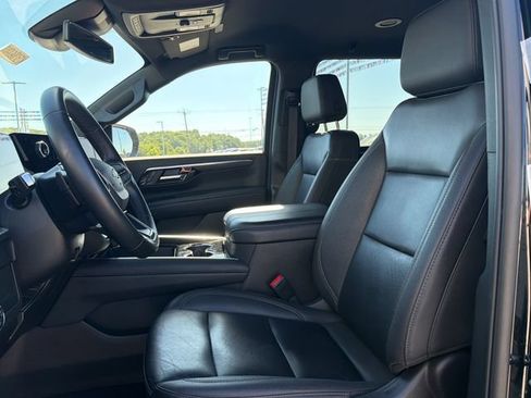 Used 2025 Chevrolet Suburban Z71 AWD/4WD image 22