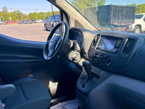 Used 2018 Nissan NV200 SV FWD image 11