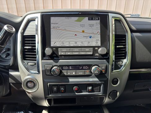 Used 2021 Nissan Titan SV w/ SV Convenience Package RWD image 21
