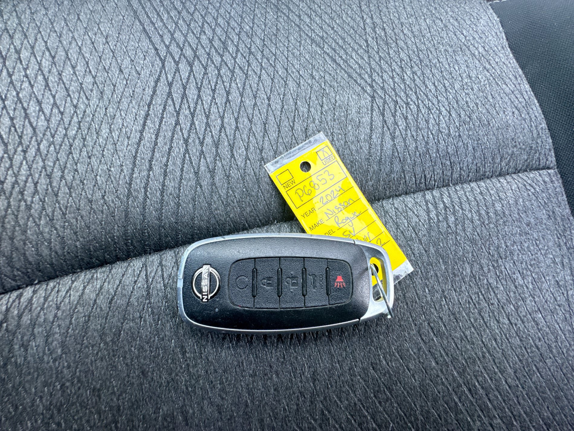 Used 2024 Nissan Rogue SV FWD image 27
