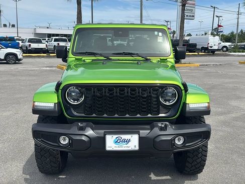 Used 2025 Jeep Gladiator Sport AWD/4WD image 8