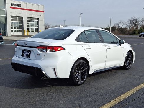 Used 2025 Toyota Corolla SE w/ Convenience Package image 6