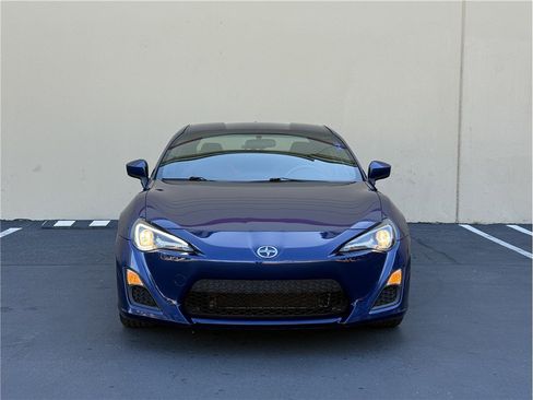 Used 2013 Scion FR-S image 2
