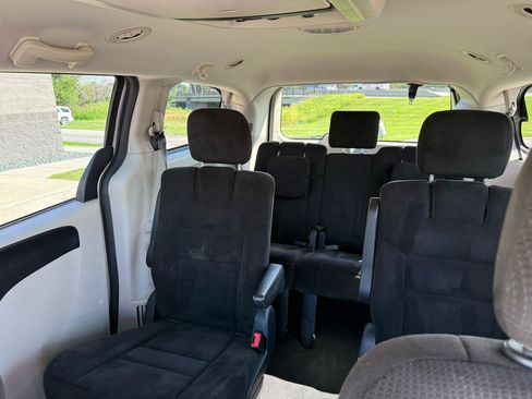 Used 2018 Dodge Grand Caravan SXT FWD image 15