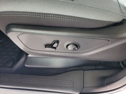 New 2026 RAM 1500 Big Horn AWD/4WD image 10