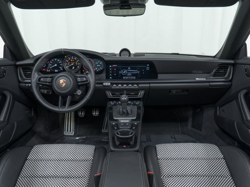 Certified 2022 Porsche 911 50th Anniversary Edition AWD/4WD image 21