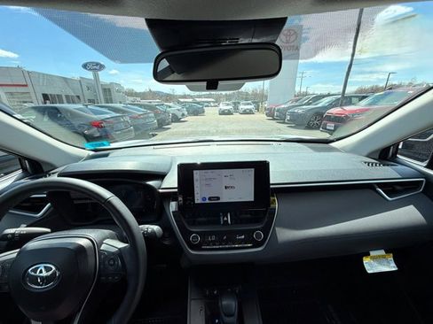 Used 2026 Toyota Corolla Cross LE w/ Cold Weather Package image 2