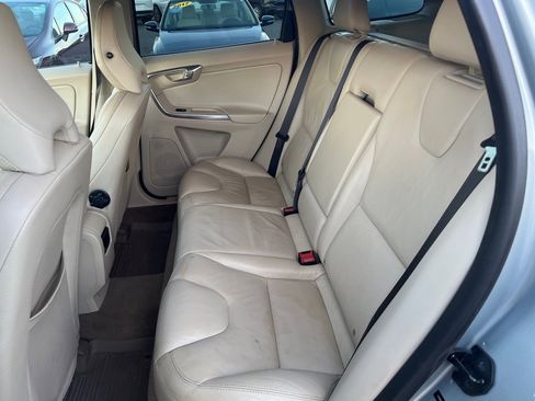Used 2013 Volvo XC60 3.2 image 16