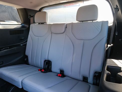 Used 2024 Hyundai Palisade SEL FWD image 17