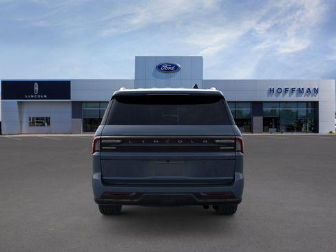 New 2026 Lincoln Navigator L Reserve AWD/4WD image 5
