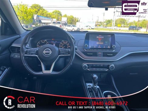 Used 2024 Nissan Altima 2.5 SR FWD image 30