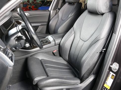 Used 2019 BMW X5 xDrive40i w/ Convenience Package AWD/4WD image 2