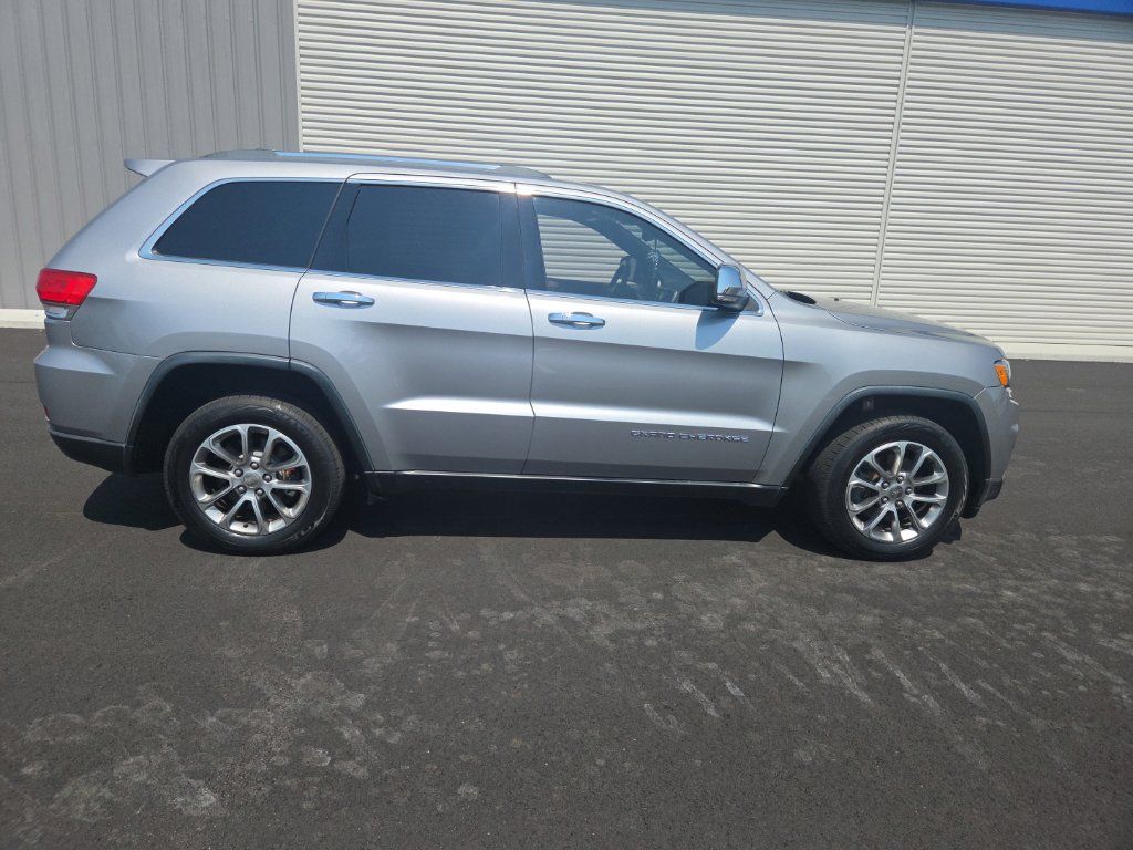 Used 2016 Jeep Grand Cherokee Limited w/ Luxury Group II RWD image 16