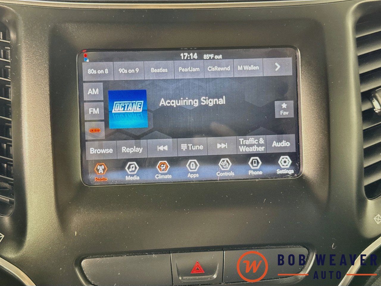 Used 2019 Jeep Cherokee Latitude w/ Cold Weather Group AWD/4WD image 18