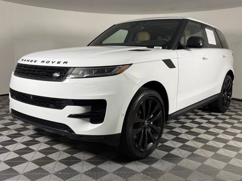 Used 2025 Land Rover Range Rover Sport SE AWD/4WD image 2