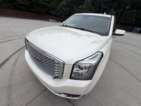 Used 2015 GMC Yukon Denali w/ Premium Package AWD/4WD image 22
