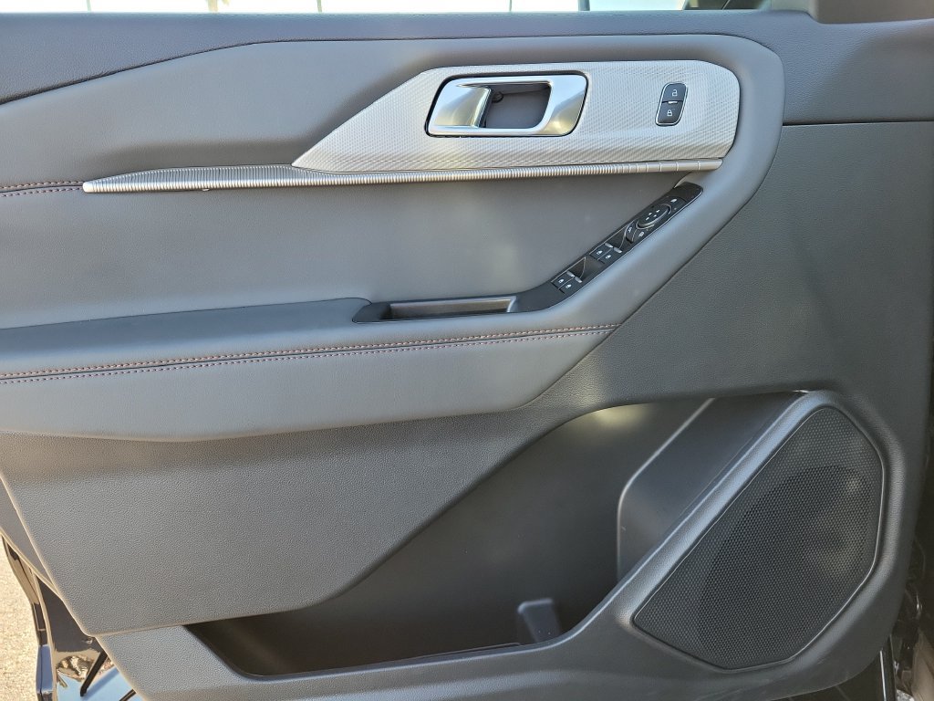 Used 2026 Ford Explorer Active w/ Active Comfort Package RWD image 13