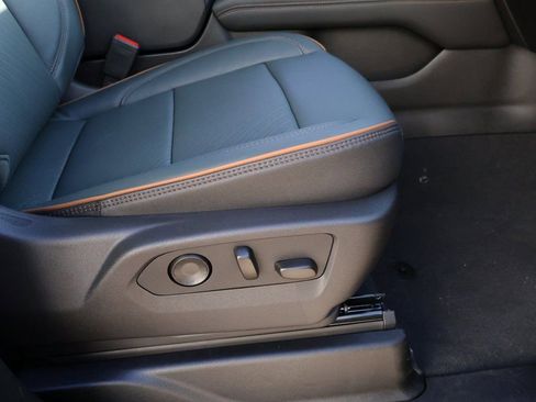 New 2026 GMC Yukon XL AT4 w/ AT4 Premium Plus Package AWD/4WD image 9