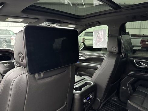 Used 2022 Chevrolet Tahoe RST w/ Sport Performance Package image 16