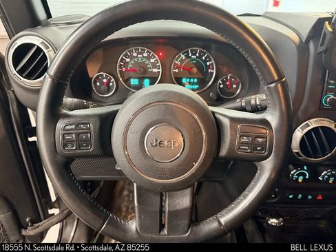 Used 2018 Jeep Wrangler Unlimited Rubicon w/ Cold Weather Group AWD/4WD image 17