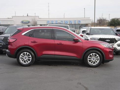 Certified 2020 Ford Escape SE image 5