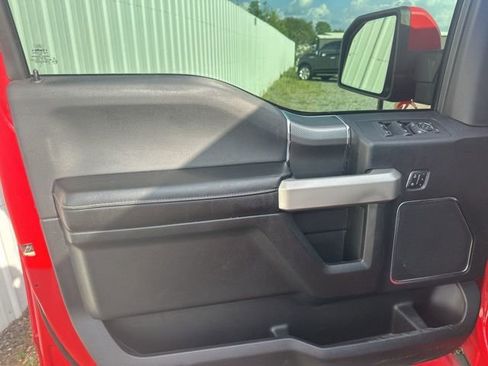 Used 2015 Ford F150 Lariat image 13