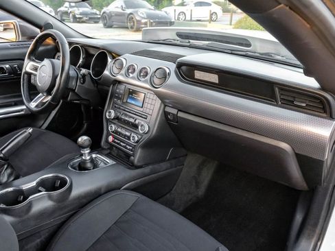 Used 2017 Ford Mustang GT w/ GT Performance Package image 9