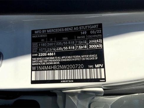 Certified 2022 Mercedes-Benz GLB 250 4MATIC image 30