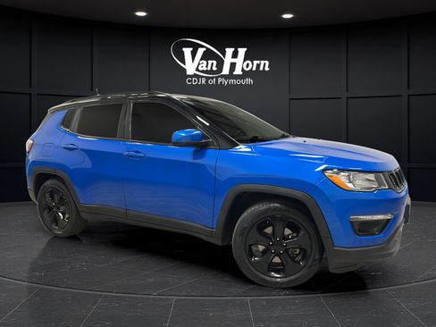 Used 2021 Jeep Compass Latitude FWD image 1