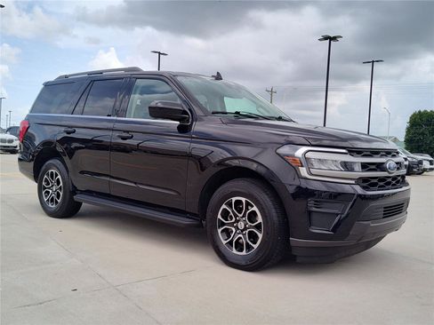 Used 2024 Ford Expedition XLT RWD image 12