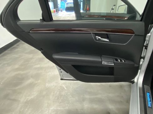 Used 2013 Mercedes-Benz S 550 4dr Sdn S550 4MATIC w/ Sport Pkg image 46