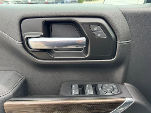 Used 2022 Chevrolet Silverado 1500 LT image 17