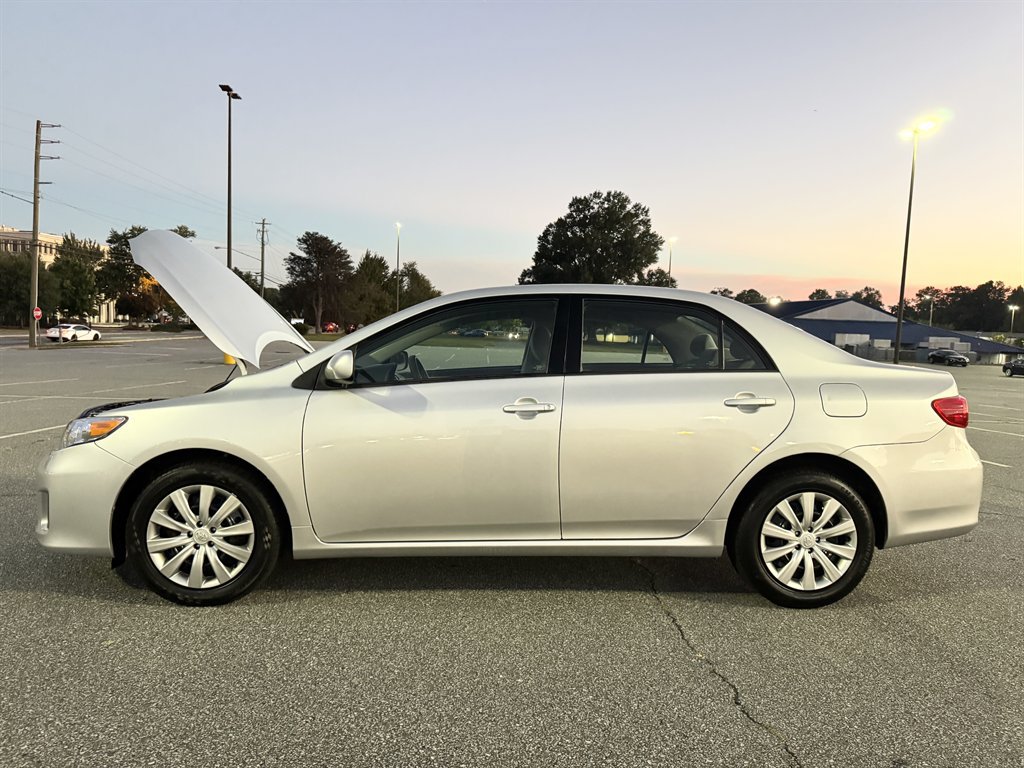 Used 2012 Toyota Corolla LE FWD image 38