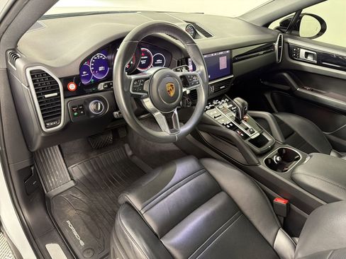 Certified 2021 Porsche Cayenne Coupe AWD/4WD image 4