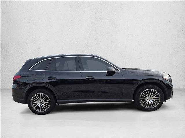 Used 2024 Mercedes-Benz GLC 300 4MATIC image 4